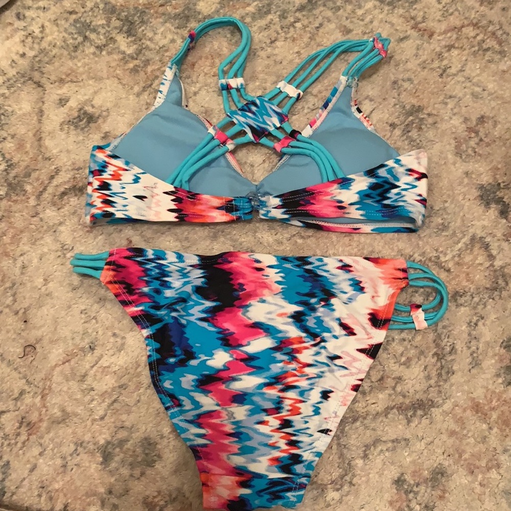 Bikini Set - Picture 2 of 2